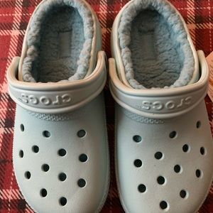 Woman’s crocs size 6, mint green